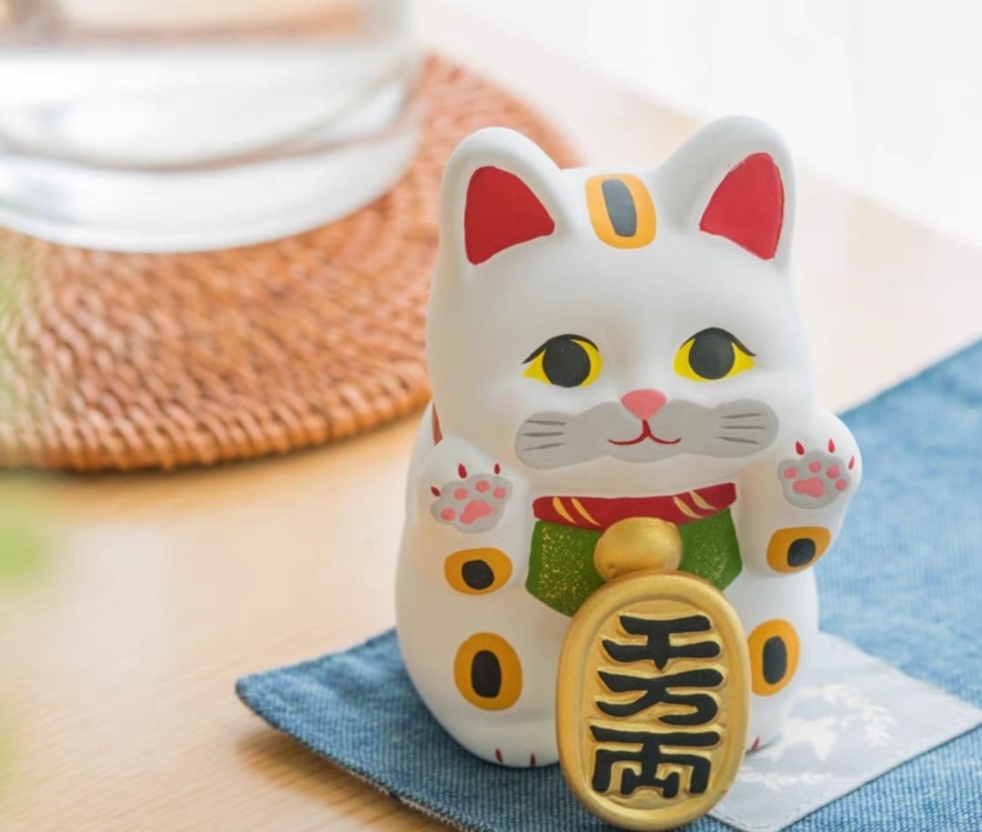 LHZ-1151501 Long Hu Zuo Chubby w Ryokan Fortune Cat (S)