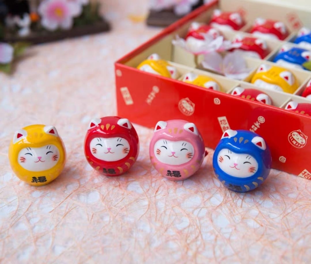 YS-2080401 Yakushigama Red Fortune Cat Daruma Omikuji (S)