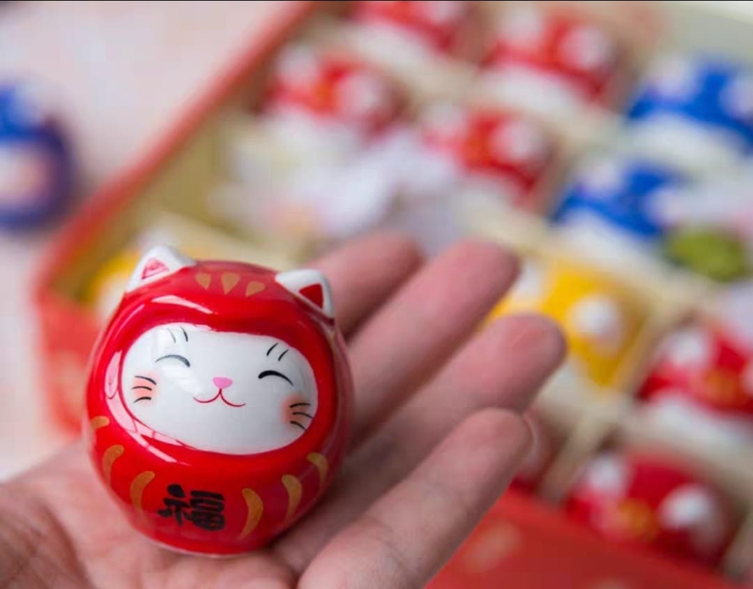 YS-2080401 Yakushigama Red Fortune Cat Daruma Omikuji (S)