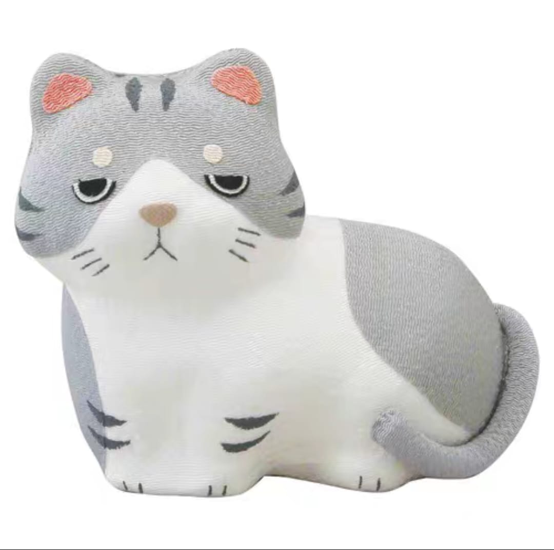 LHZ-1092011 Long Hu Zuo Fabric Bossy Fortune Cat (M)