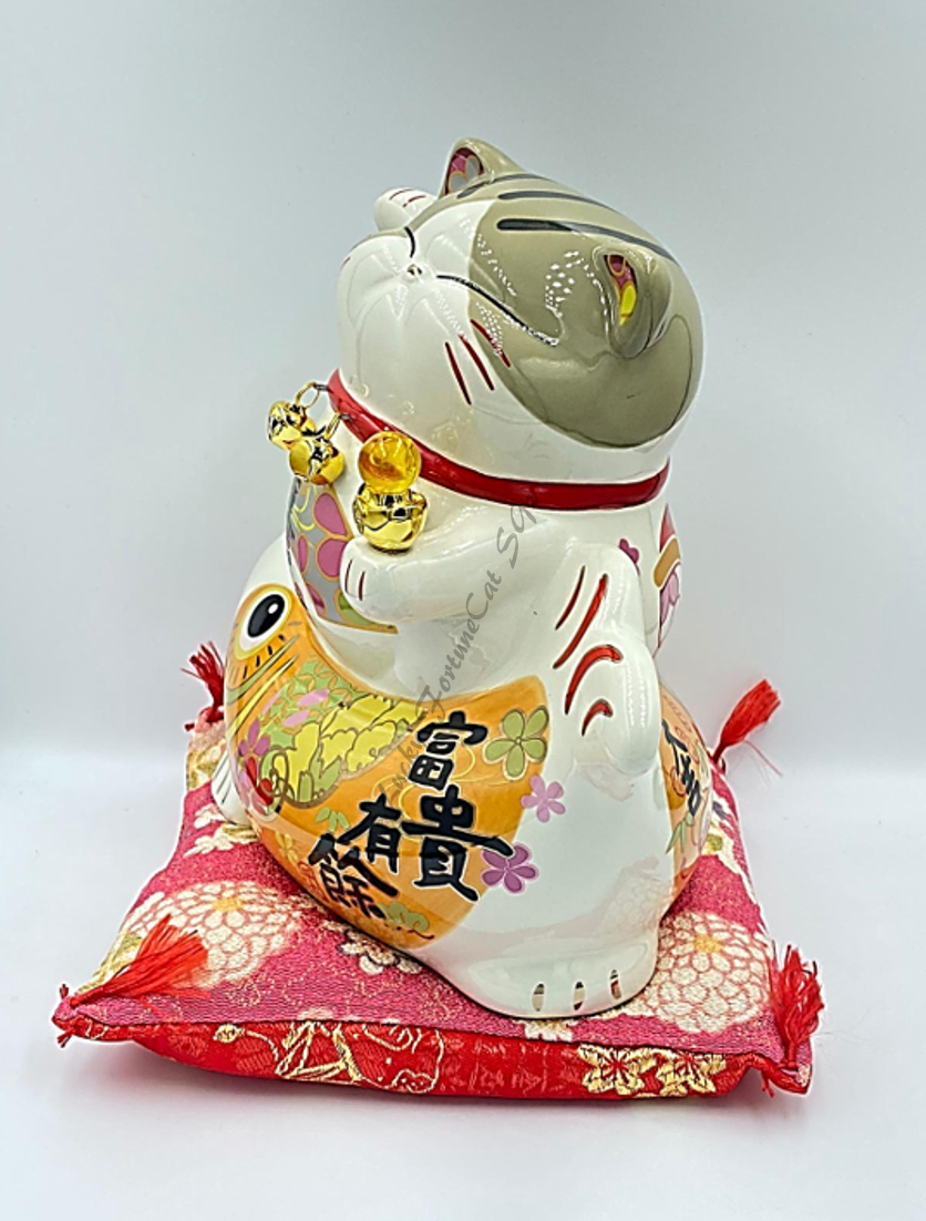 M-1827019 Jin Shi Gong Fang Chubby Fortune Cat on Koi Fish Fortune Cat (M)