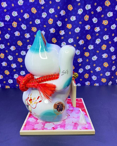 L-4040025 Jin Shi Gong Fang Large Open Eyes Fortune Cat (L)