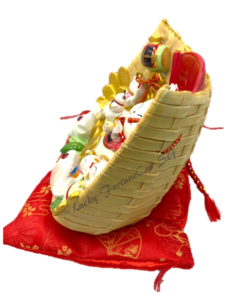 M-0828175 金石工坊 Medium Cat in Basket Fortune Cat 招财猫 - Lucky FortuneCat SG Megamall