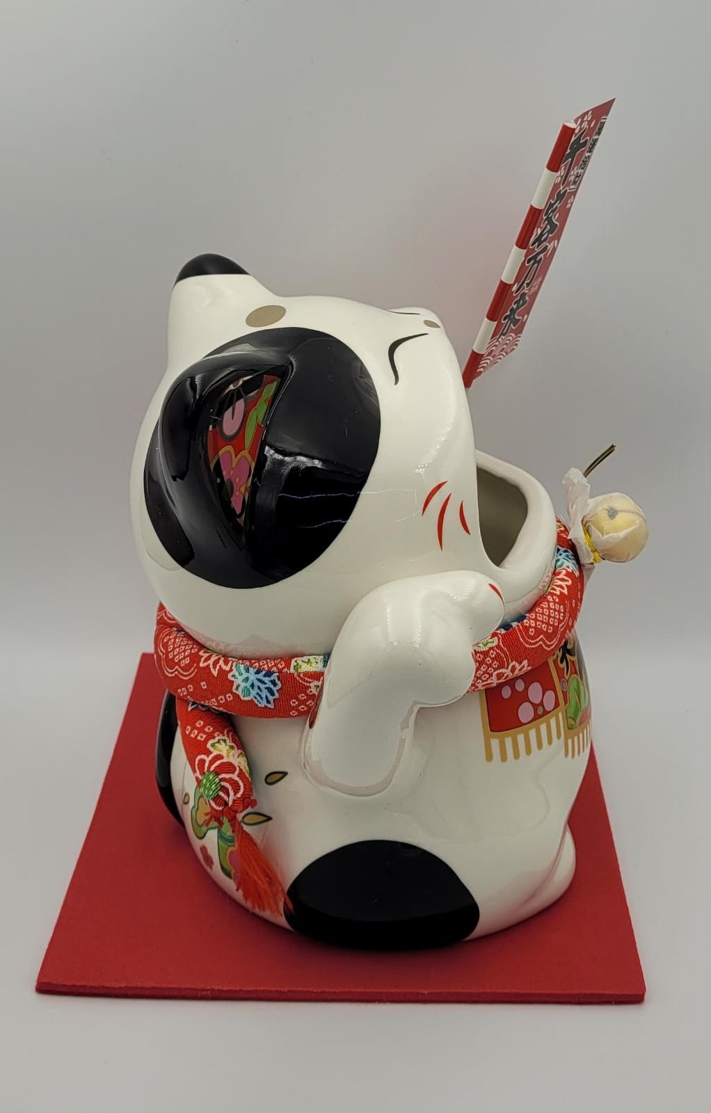 M-2124017 Jin Shi Gong Fang Big Mouth Flag Fortune Cat (M)