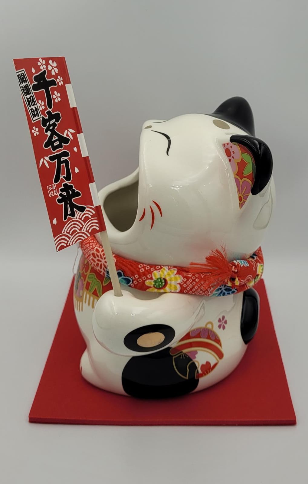 M-2124017 Jin Shi Gong Fang Big Mouth Flag Fortune Cat (M)