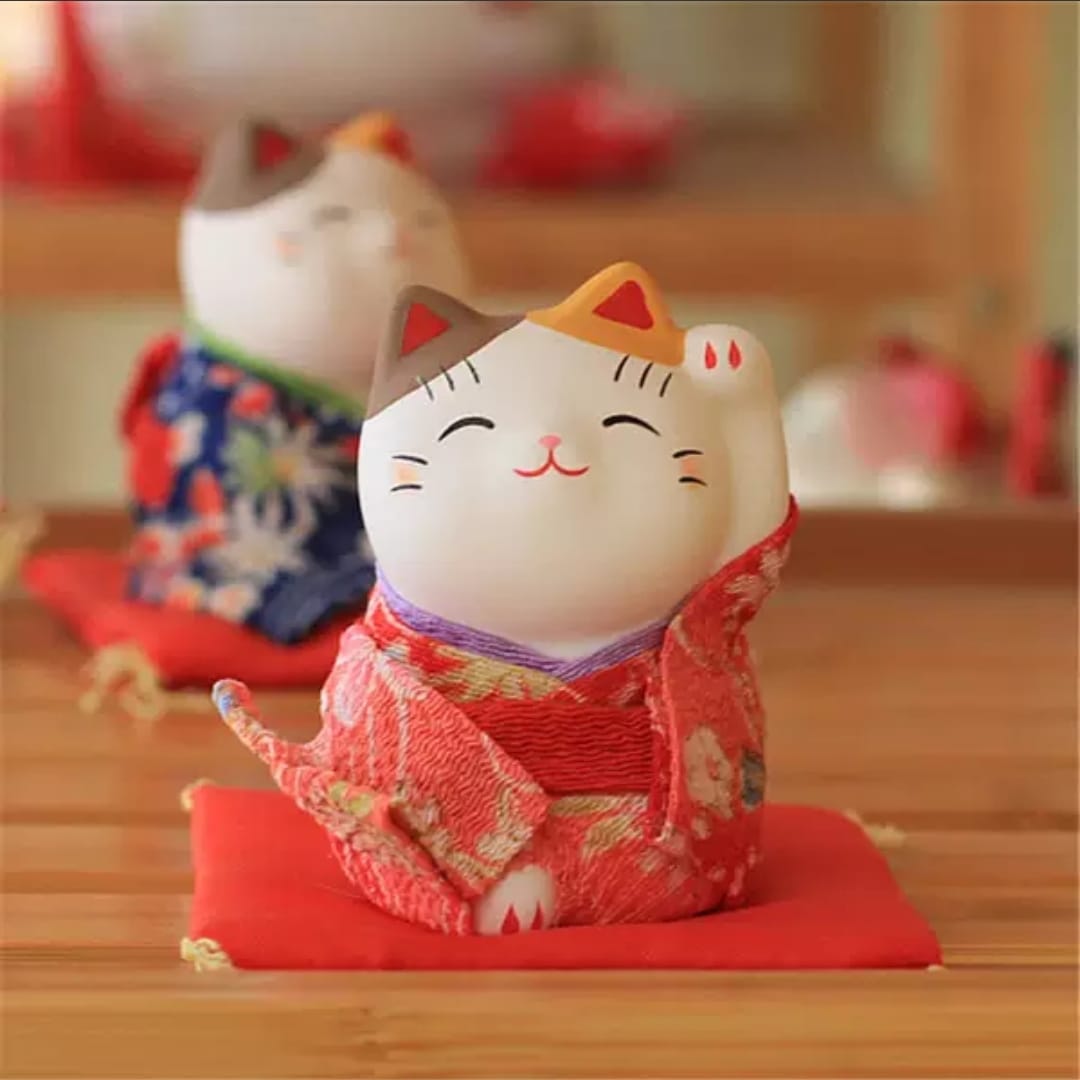 YS-011507/YS-031507 Yakushigama Sitting Kimono Fortune Cat (S) (M)