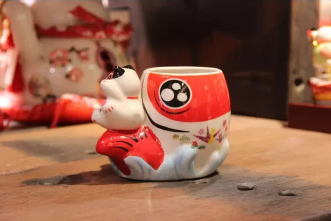 F-521010 Fu Yuan Mao Fortune Cat Koi Pen Holder (S)