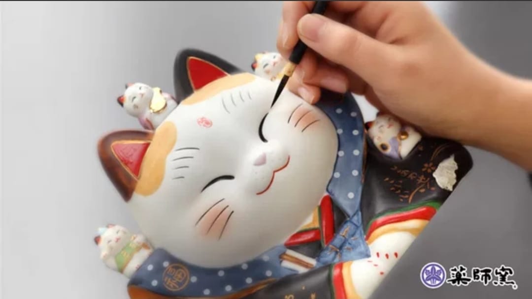 YS-1010817/YS-1411722 Yakushigama Emperor Fortune Cat (L) (XL)