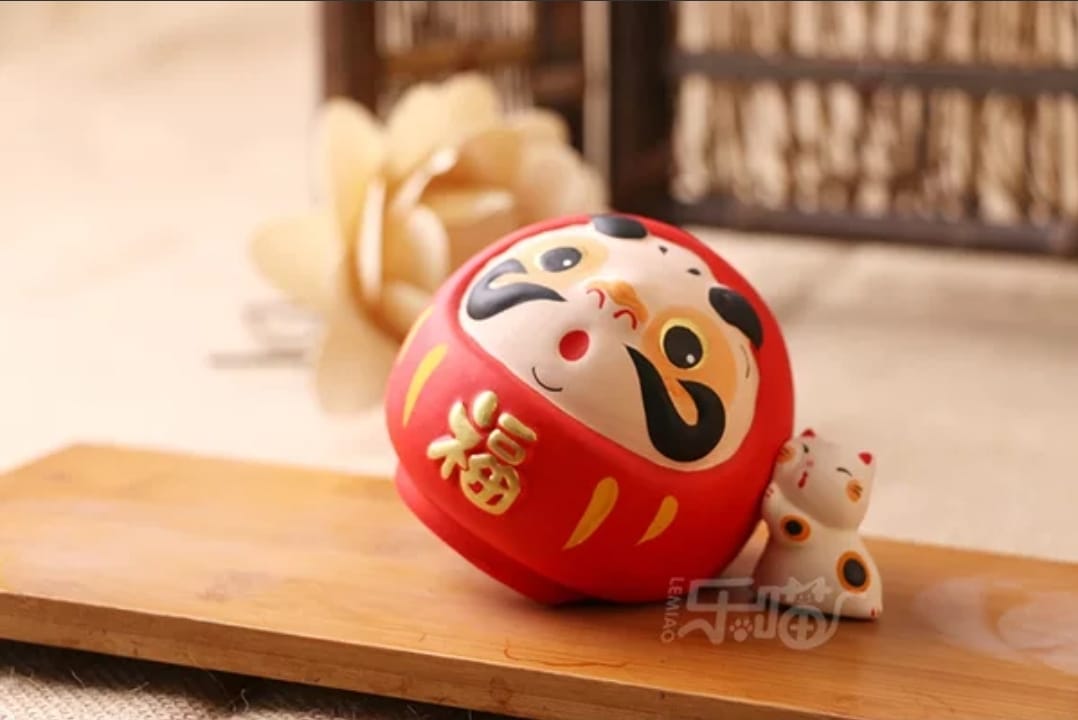 LHZ-022007 Long Hu Zuo Red/Gold/Green Daruma (M)