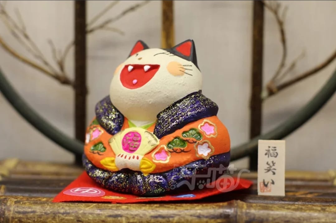 LHZ-092108 Long Hu Zuo Vampire Fortune Cat (M) (S)