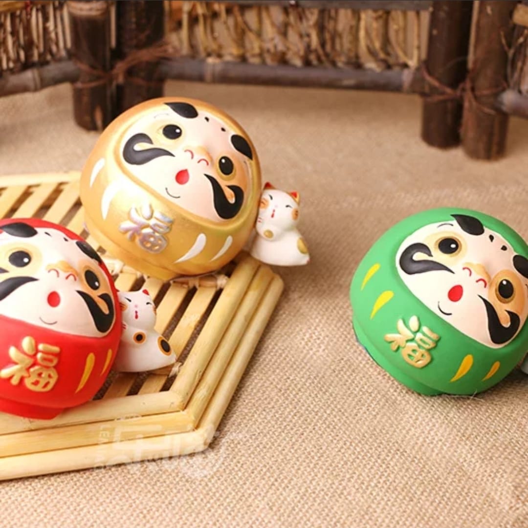 LHZ-022007 Long Hu Zuo Red/Gold/Green Daruma (M)