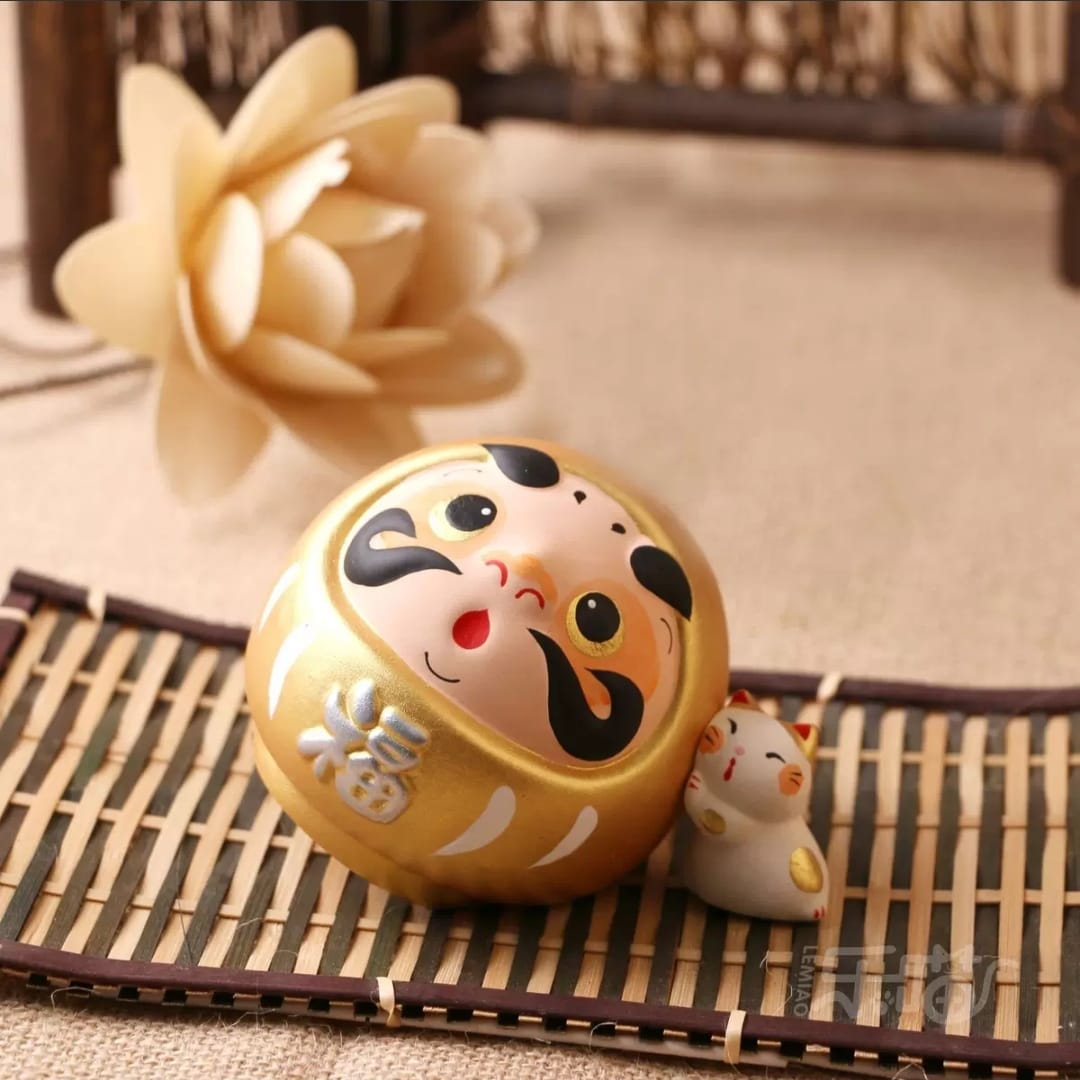 LHZ-022007 Long Hu Zuo Red/Gold/Green Daruma (M)