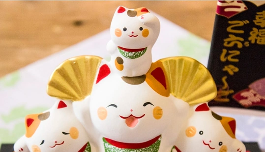 LHZ-172613 Long Hu Zuo Shiba & Daruma & Fortune Cat (M)