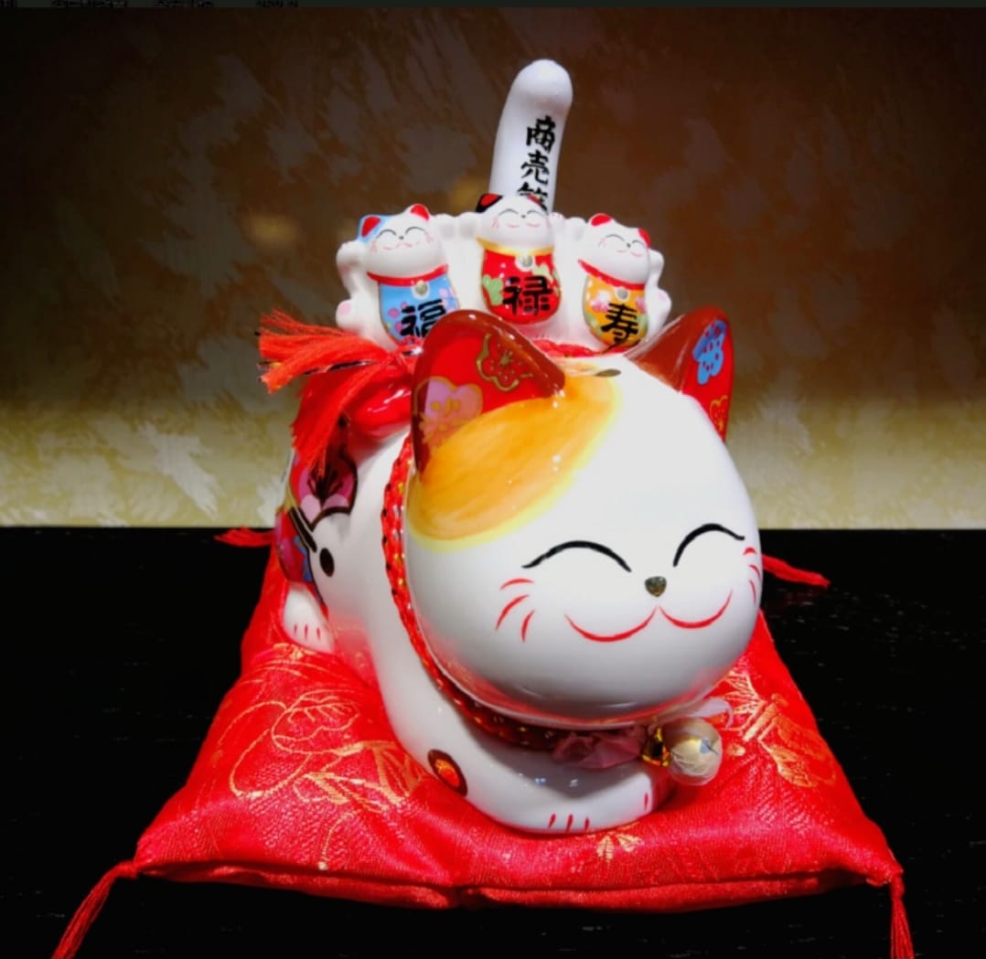 M-3425014 Jing Shi Gong Fang Solar-Powered Waving Tail Fortune Cat (M)