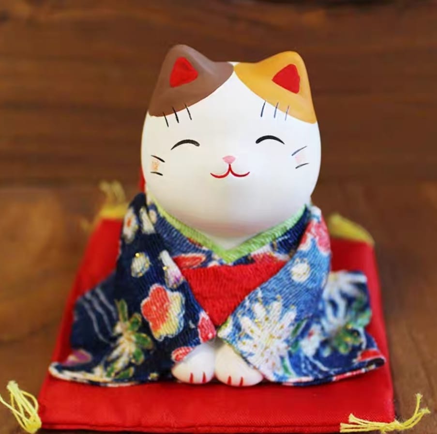 YS-011507/YS-031507 Yakushigama Sitting Kimono Fortune Cat (S) (M)