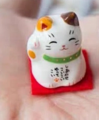 YS-392306 Yakushigama Japan Mini Fortune Cat (S)