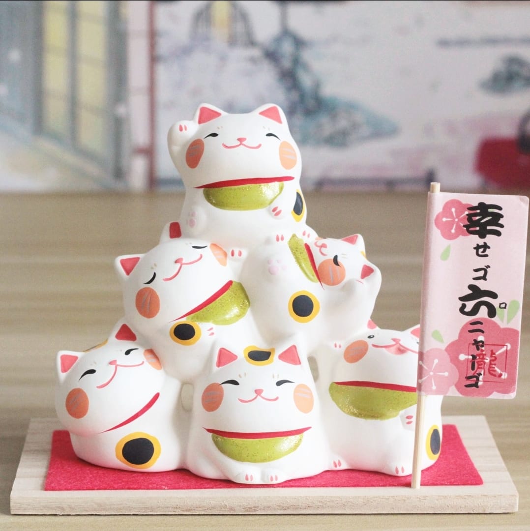 LHZ-542913/LHZ-552913 Long Hu Zuo Fortune Cat & Daruma Stand (M)