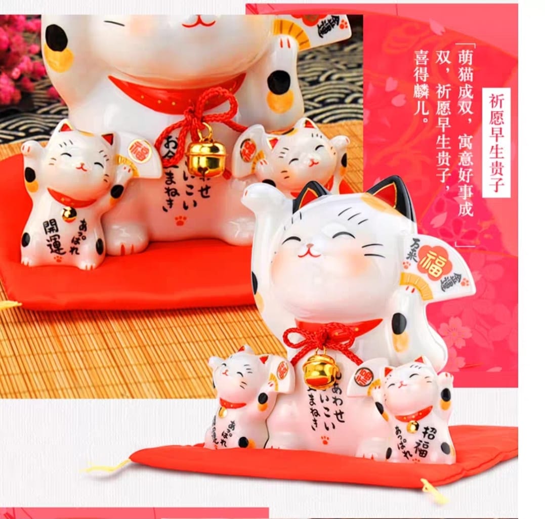 YS-474515 Yakushigama Family Fortune Cat (M)