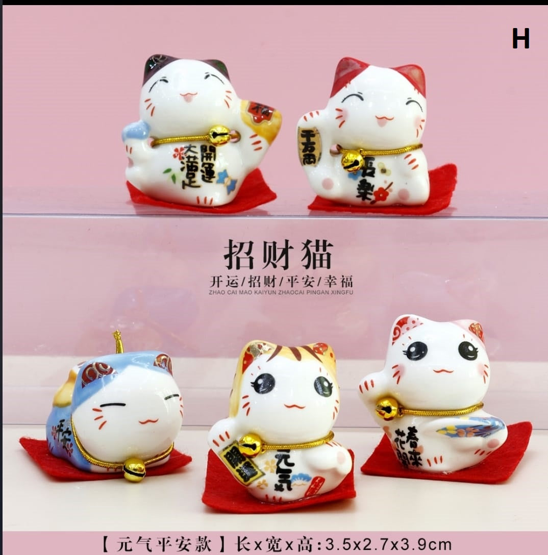 OAA-010405-OAA-080605 Set of 5 Fortune Cat (S)