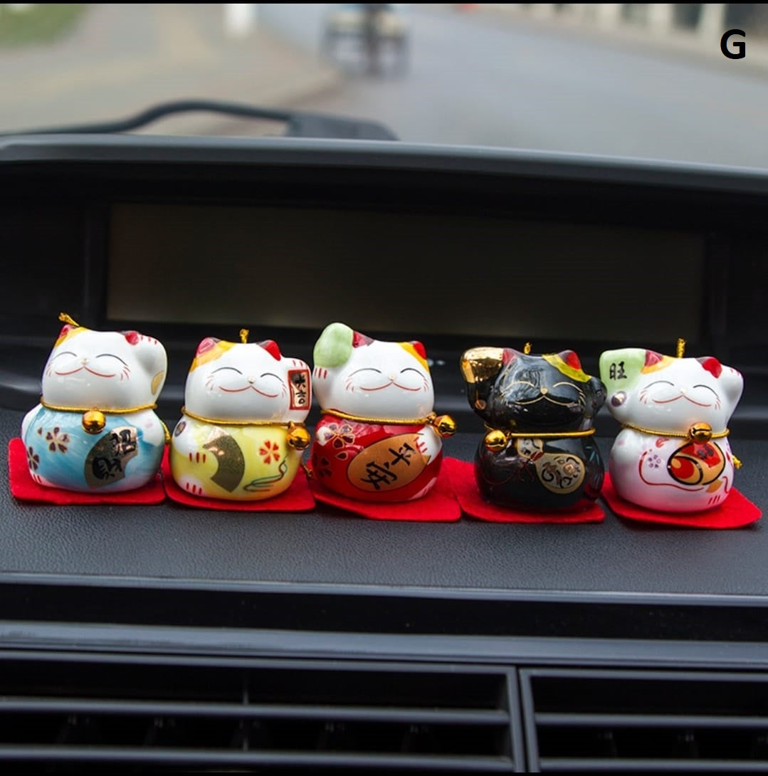 OAA-010405-OAA-080605 Set of 5 Fortune Cat (S)