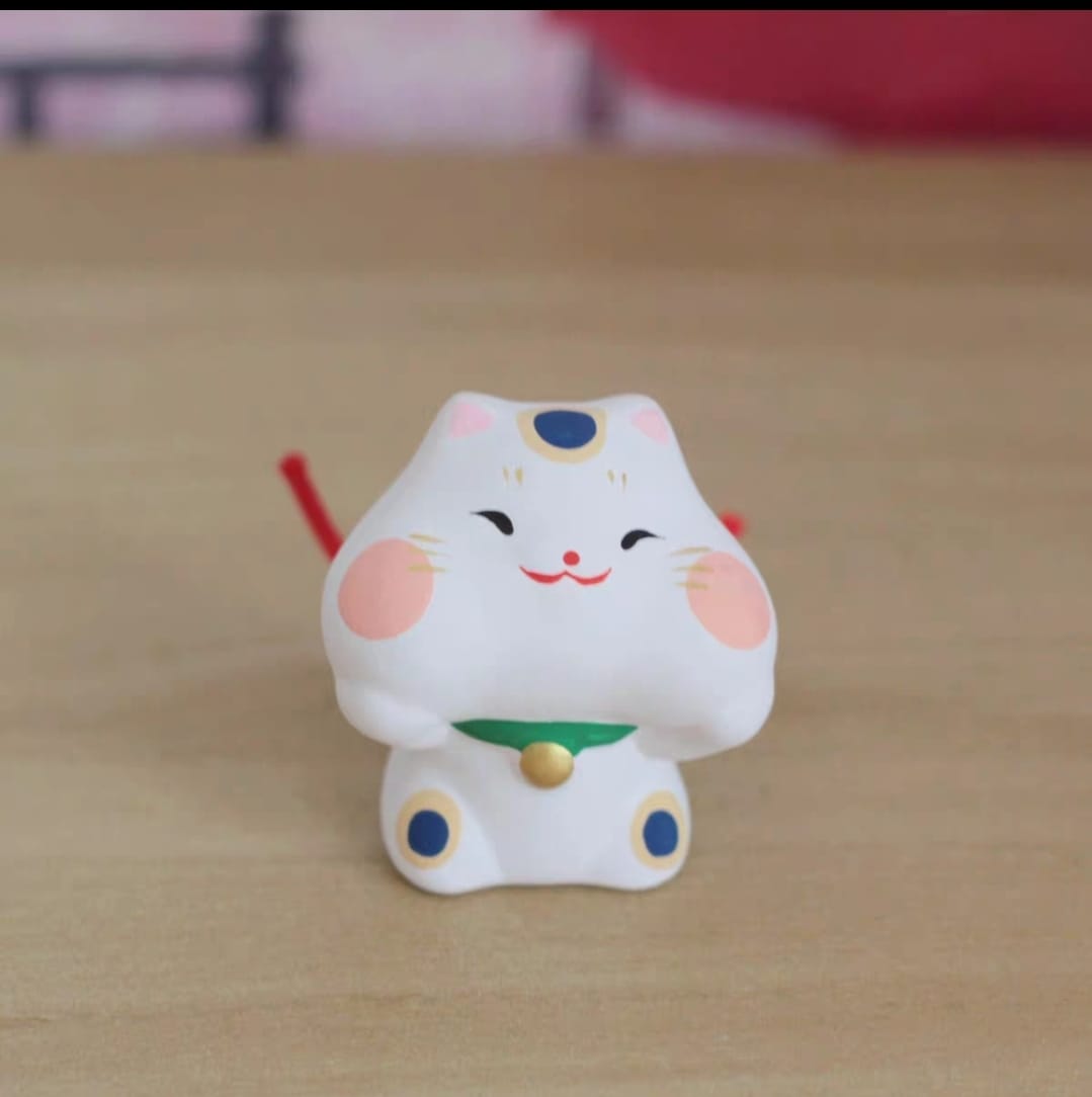 LHZ-883235-LHZ-923235 Long Hu Zuo Chubby Cheeks Omikuji Fortune Cat(S)