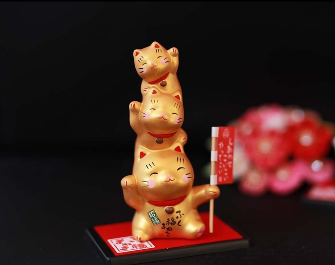 YS-12409105/6  Yakushigama Gold/White Family Fortune Cat (S)