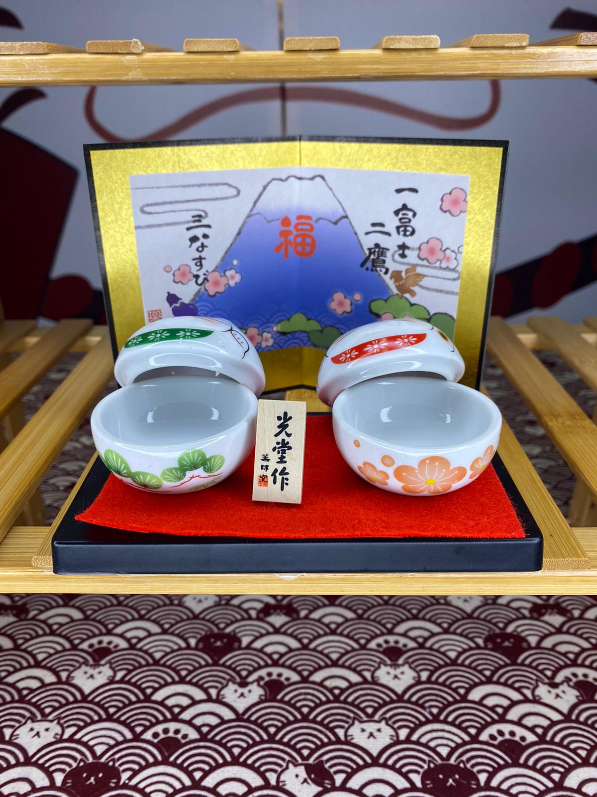 Yakushigama 药师窑 Container Fortune Cat 招财猫 w Display Stand(M)