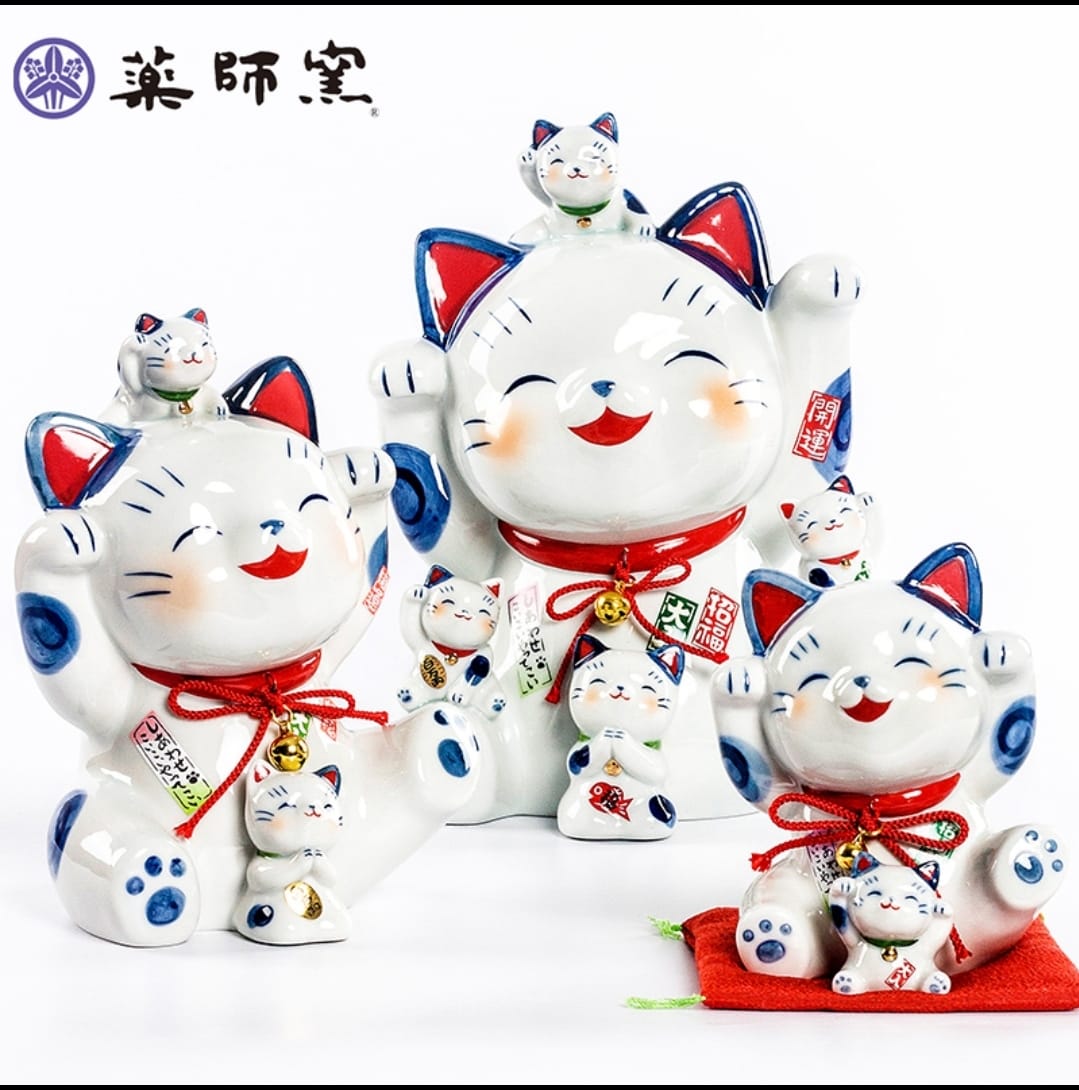 YS-374620 Yakushigama Blue Family Fortune Cat (S) (M) (L)