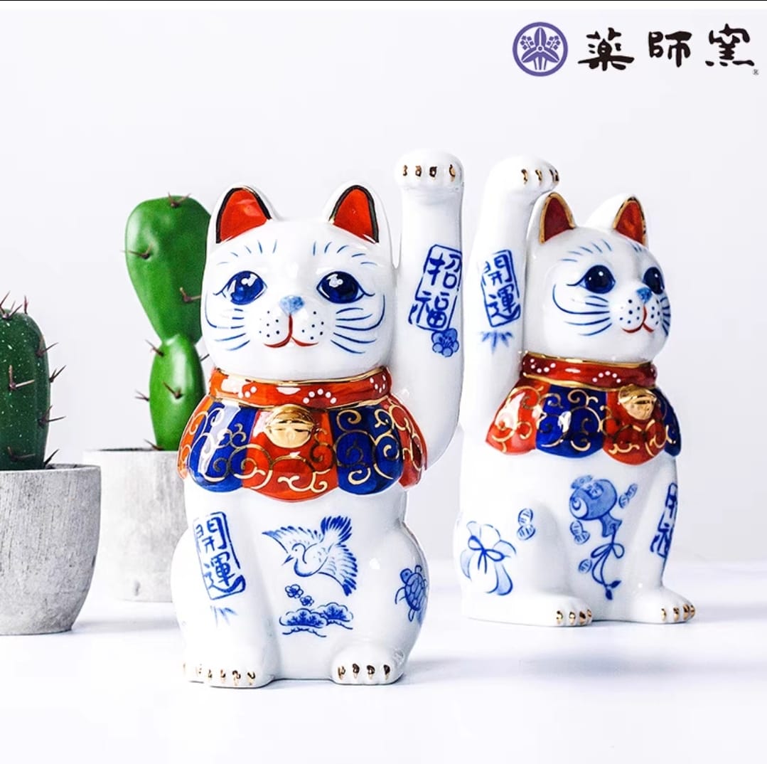 YS-141221401 Yakushigama Traditional Fortune Cat (M)