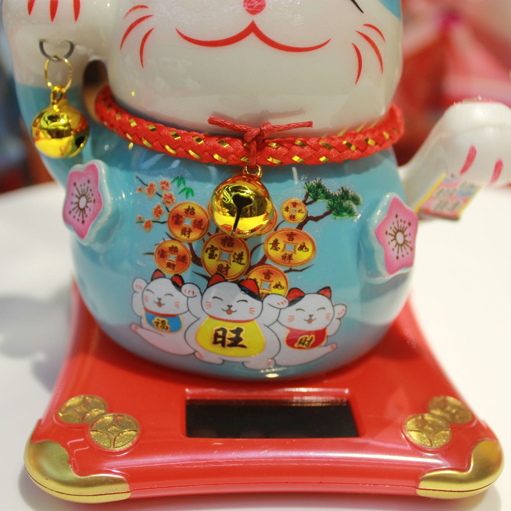 OAA-1030601 Solar-powered Waving Fortune Cat (S)