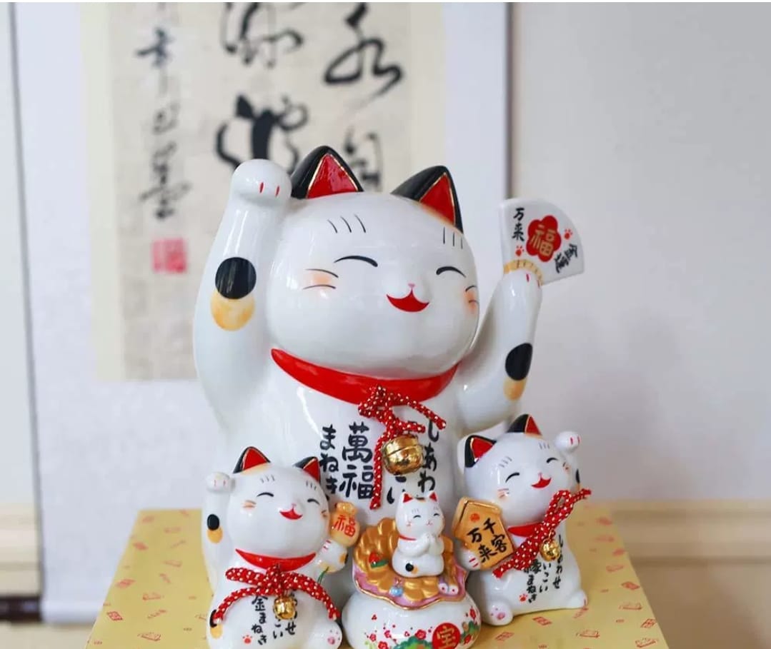 YS-20216001 Yakushigama Family Fortune Cat (XL)