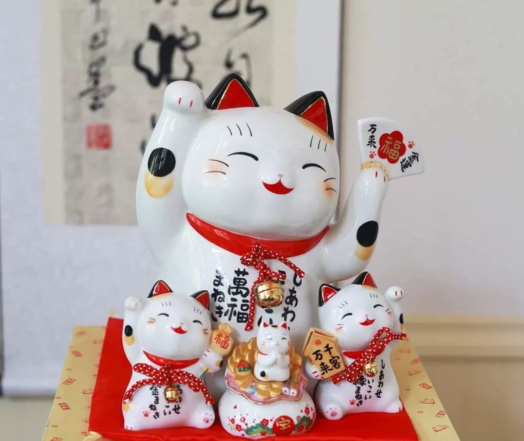 YS-20216001 Yakushigama Family Fortune Cat (XL)