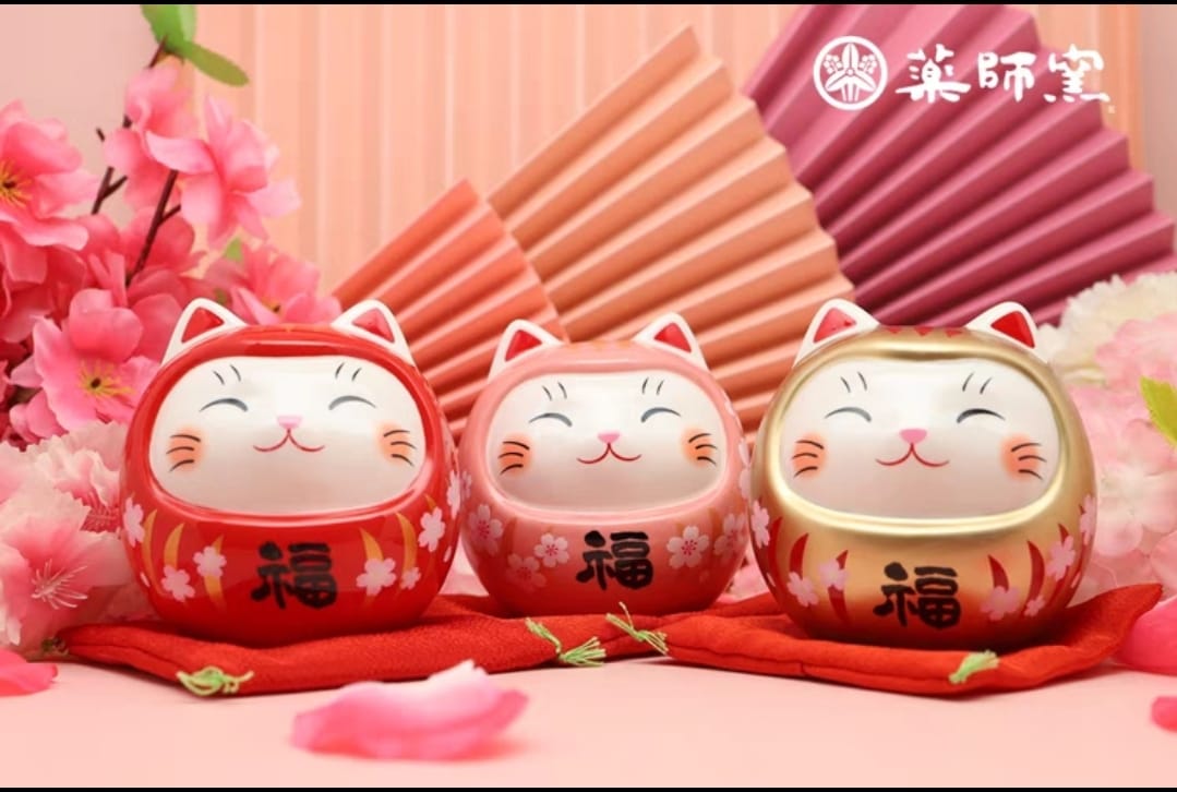 YS-111609/YS-121609 Yakushigama Daruma Fortune Cat (S) (M) (L)